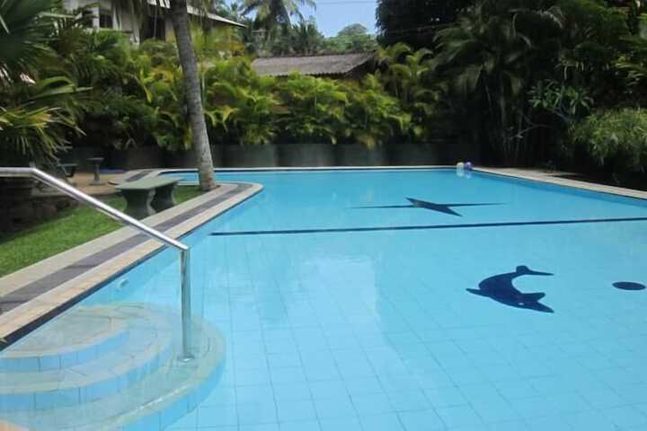 Pool Hotel