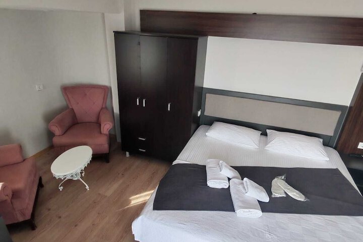 Room 20 of 34