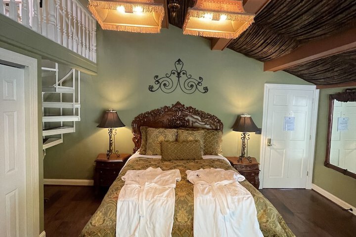 Room 6 of 45