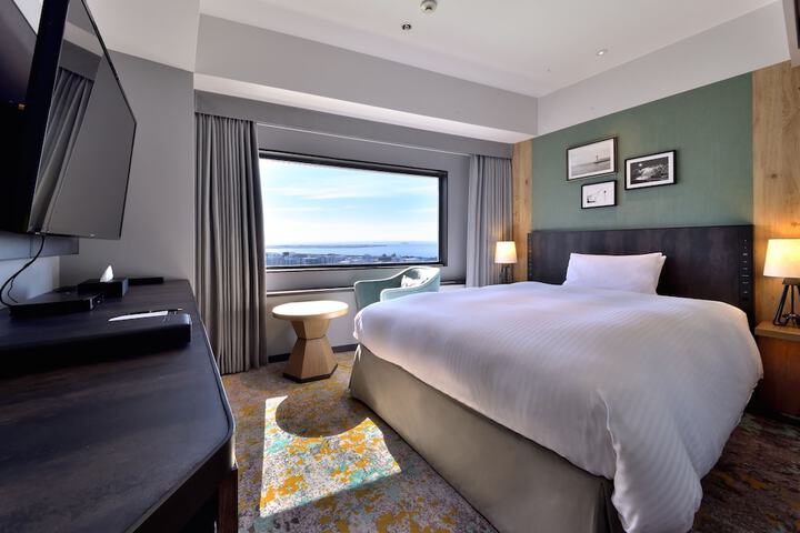 Room 28 of 145