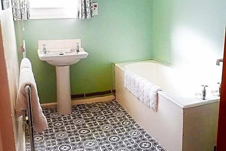 Room 9 of 9