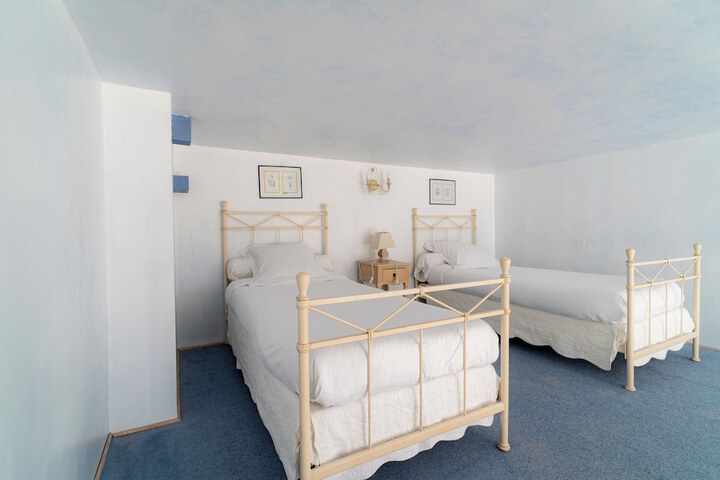 Room 22 of 80