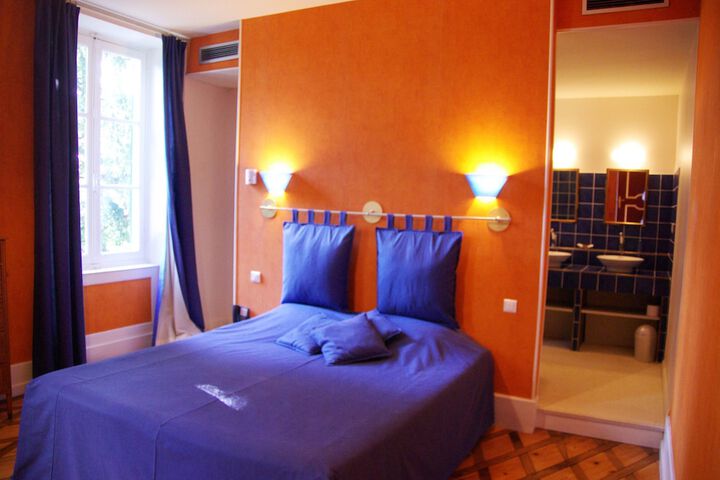 Room 8 of 92