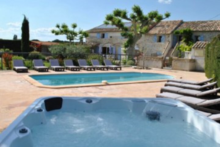 LE MAS DES OLIVIERS