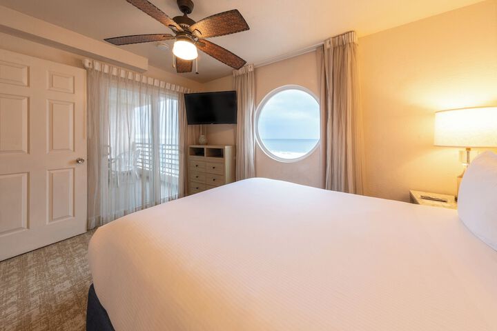 Room 12 of 76