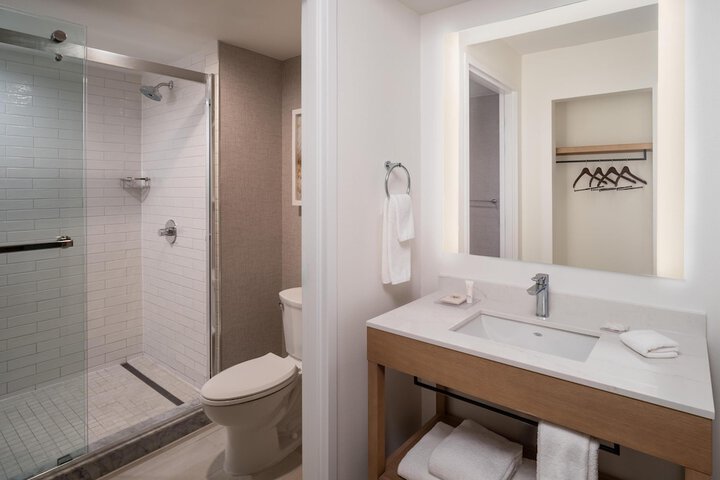 Room 21 of 48