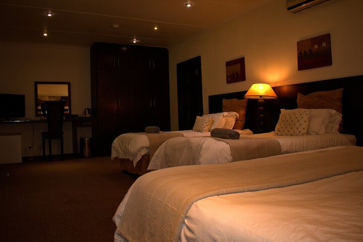 Room 7 of 33