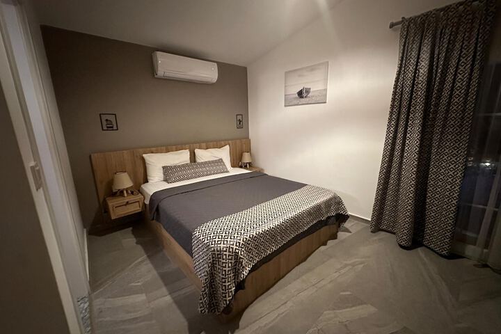 Room 4 of 31