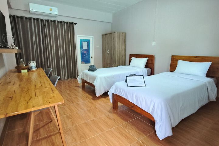 Room 6 of 22