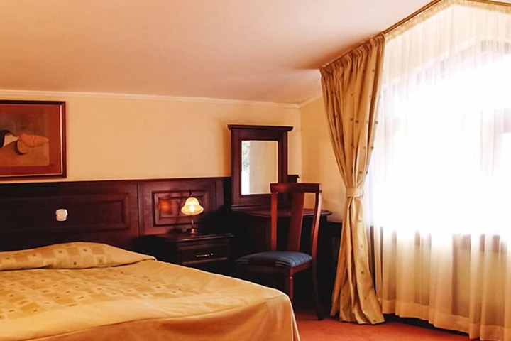 Room 7 of 40