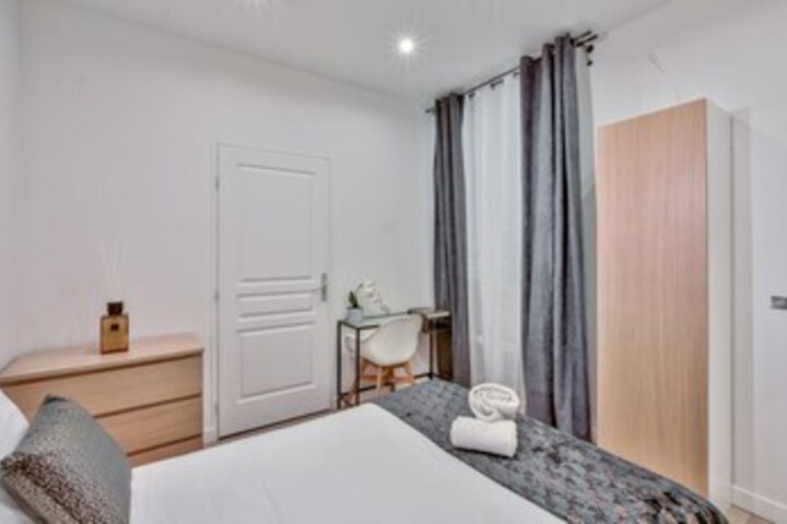 Room 16 of 19