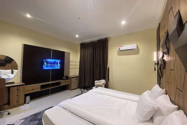 Room 11 of 61