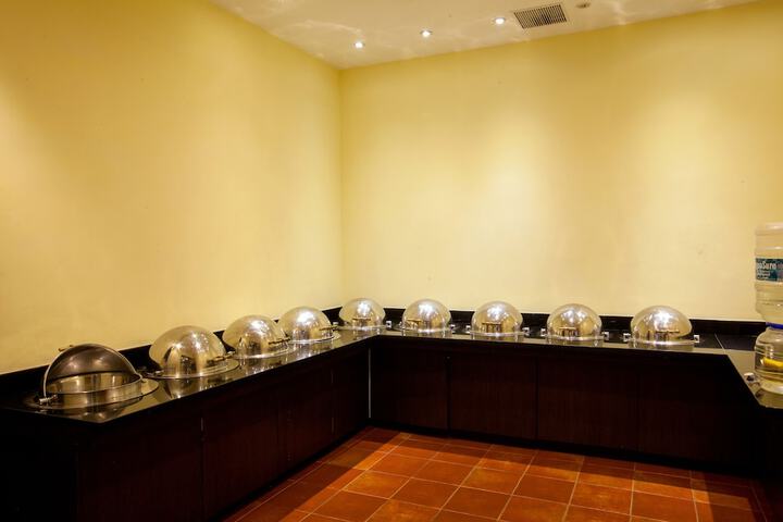 Dining 21 of 25
