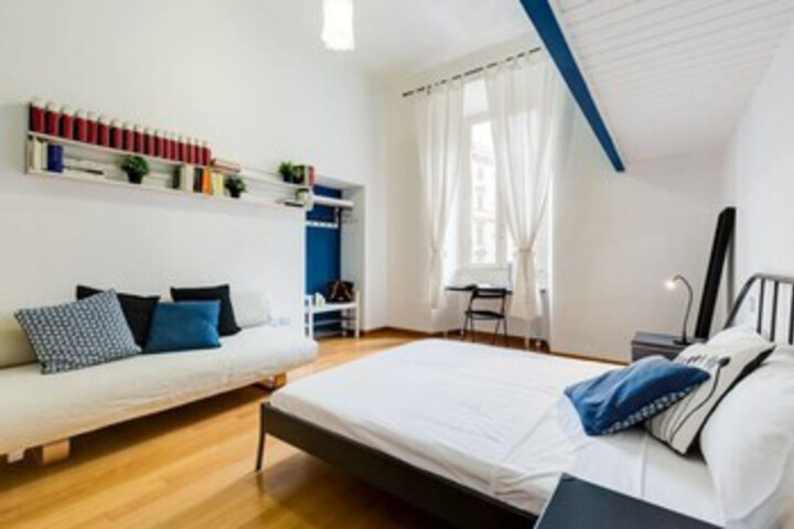 Room 6 of 22
