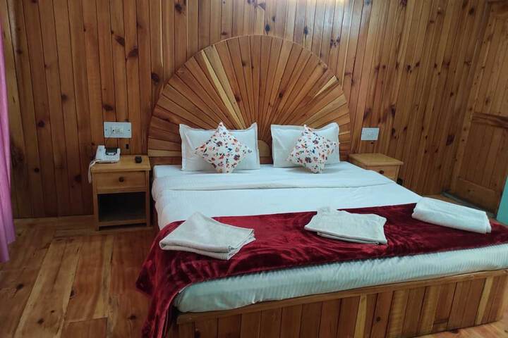 Room 6 of 20