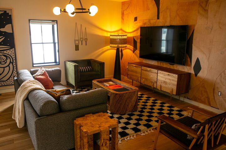 Room 73 of 179