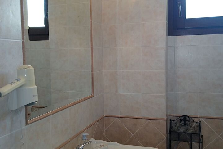 Room 7 of 46