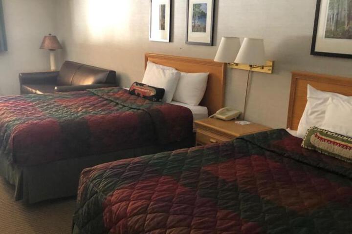 Classic 2 Queen Beds (3 of 15)