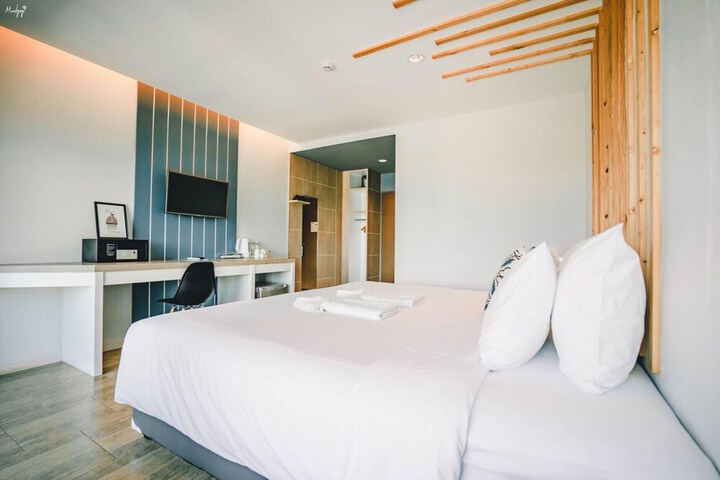 Room 13 of 40