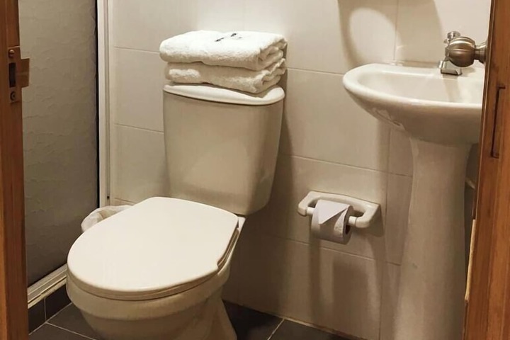 Room 7 of 16