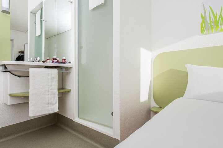 Room 19 of 41