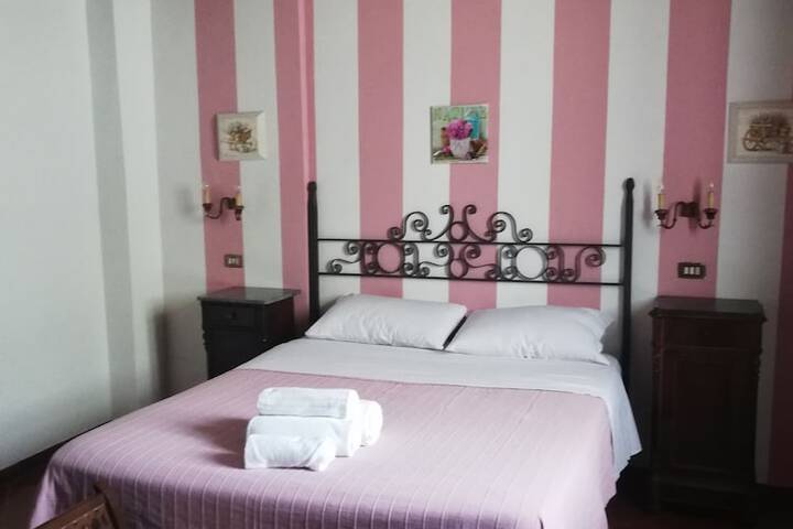 Room 10 of 80