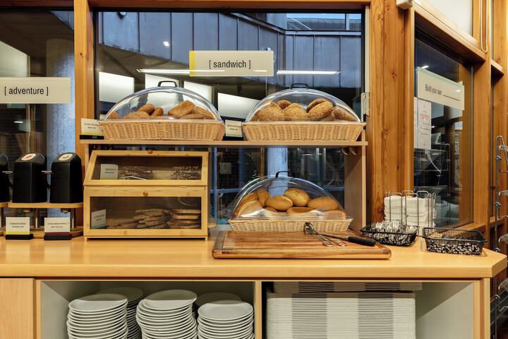 Breakfast/Coffee Service 107 of 134