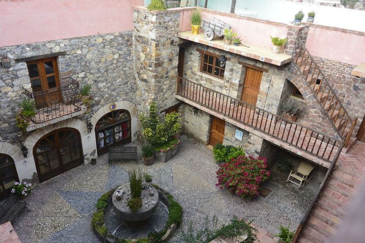 Hotel Exterior 90 of 97