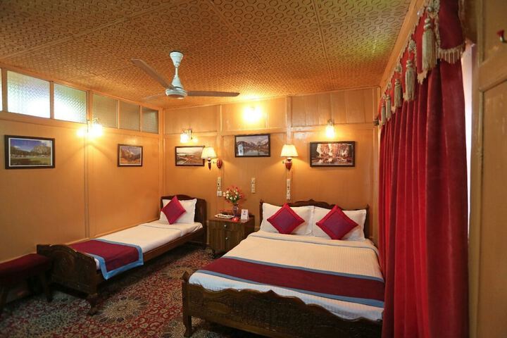 Room 7 of 27