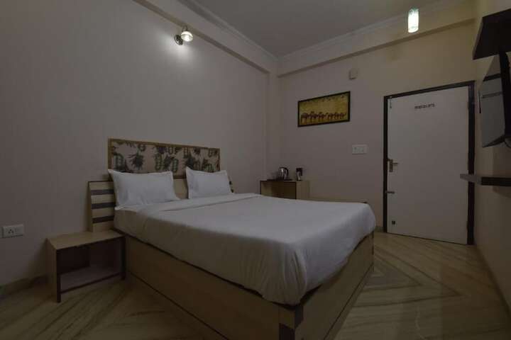 Room 18 of 94