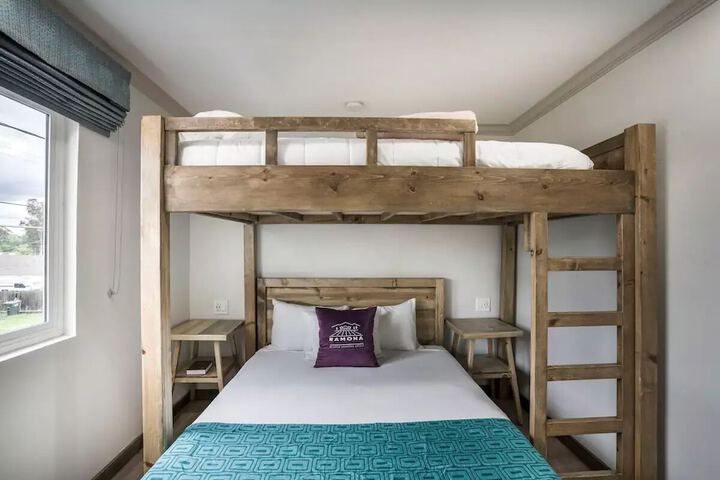 Standard | King Bed (14 of 17)
