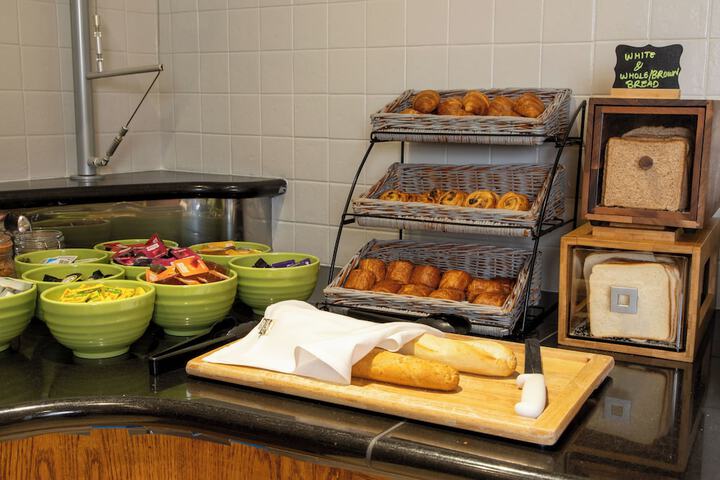 Breakfast/Coffee Service 99 of 152