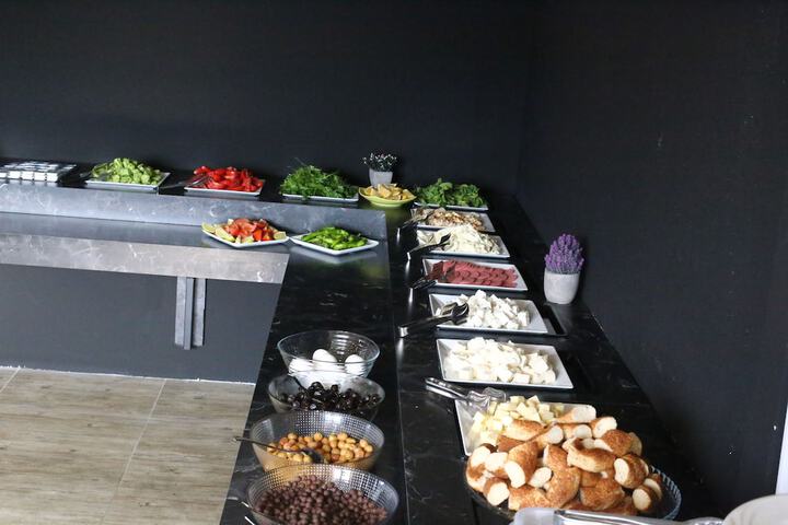 Dining 70 of 78