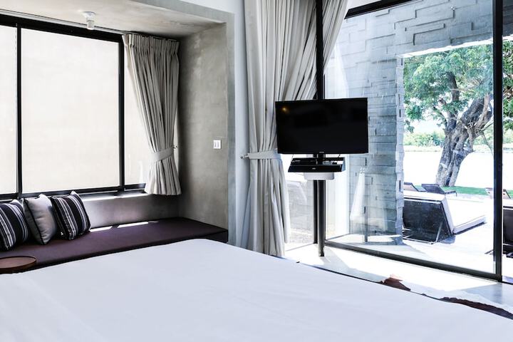 Room 38 of 46