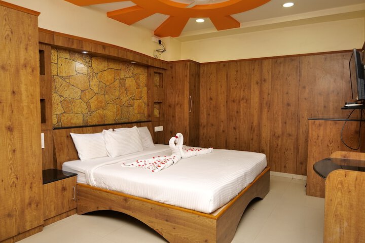 Room 6 of 19
