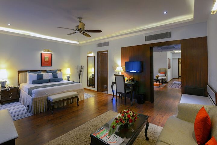 Room 6 of 37