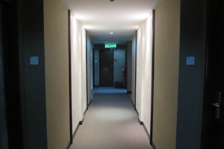 Ballroom/Hall 36 of 40