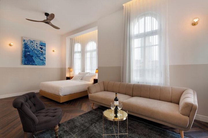 Room 5 of 53