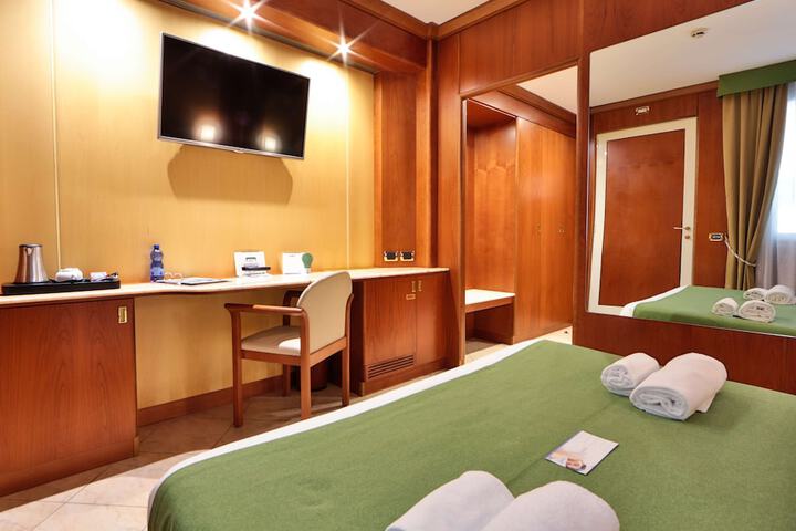 Room 14 of 64
