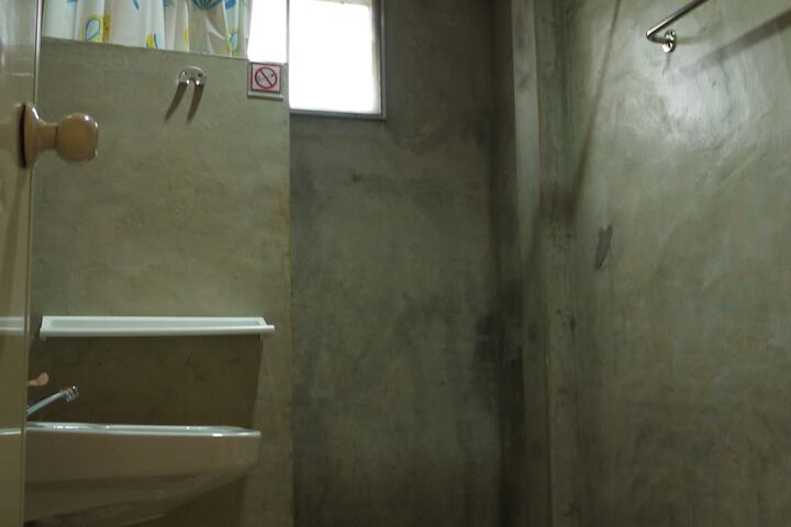 Room 11 of 41