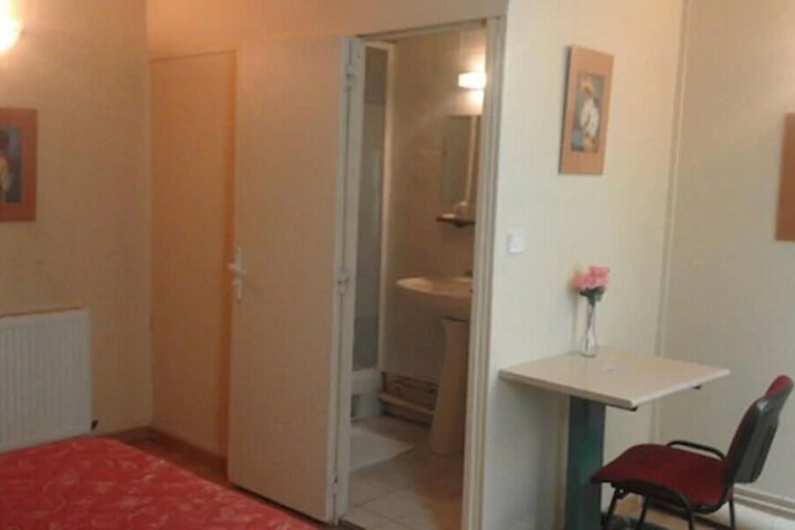 Room 12 of 15