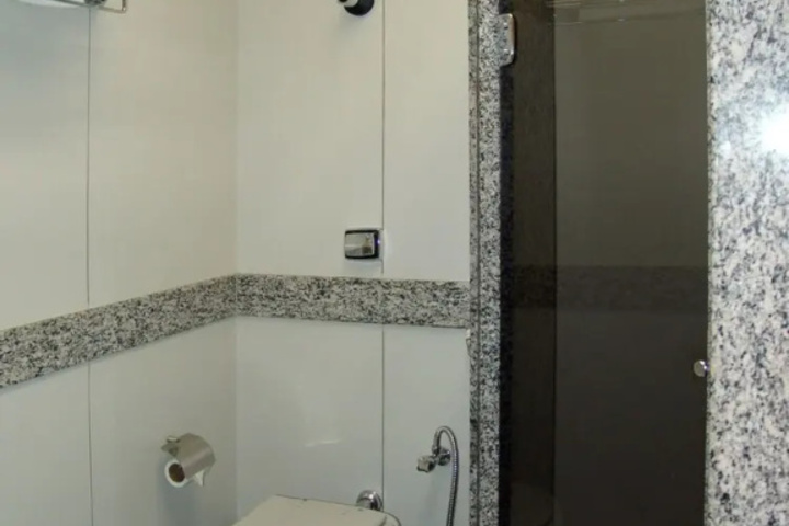 Room 6 of 15