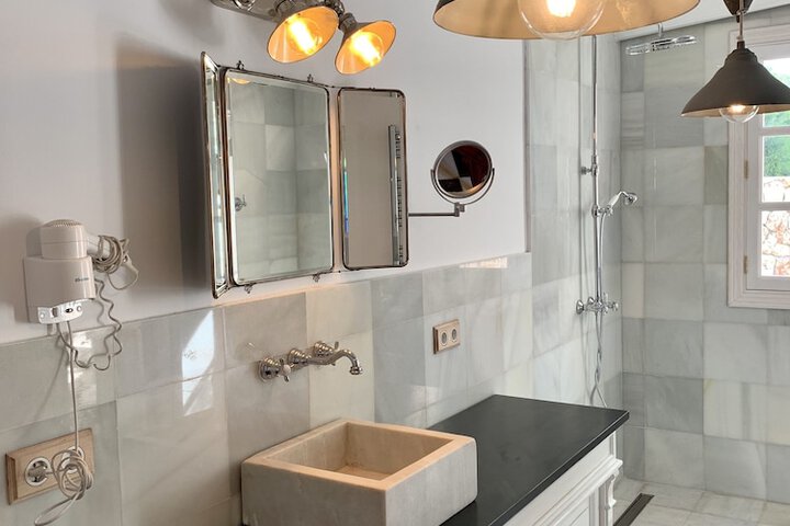 Clean Restrooms