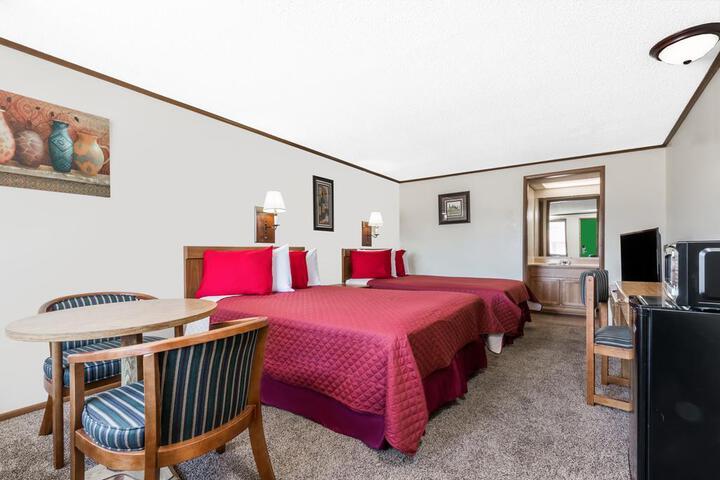 2 Double Beds (5 of 16)