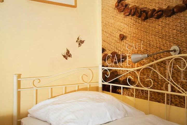 Room 19 of 29