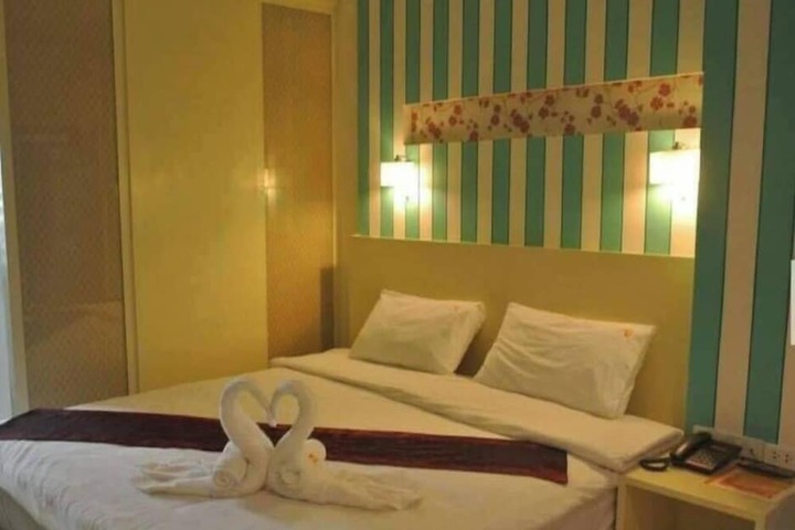 Room 15 of 27