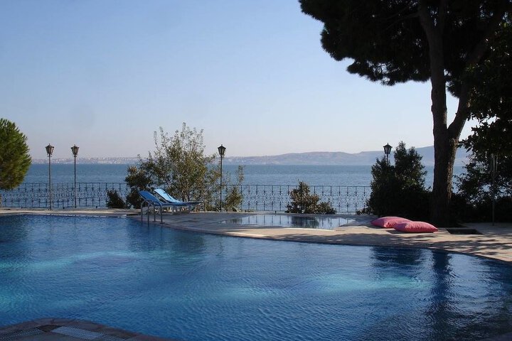 Pool 8 of 25