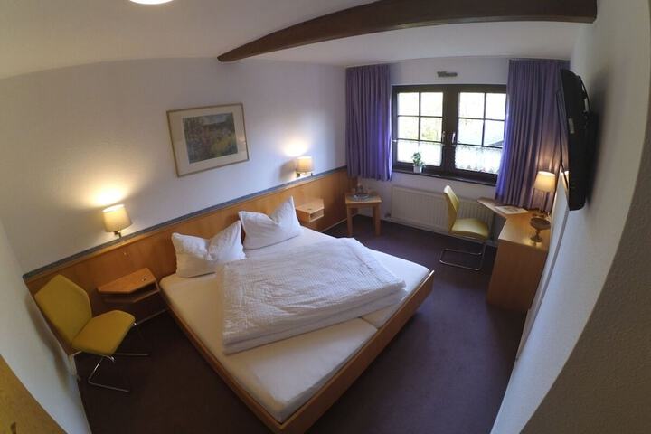 Room 22 of 50