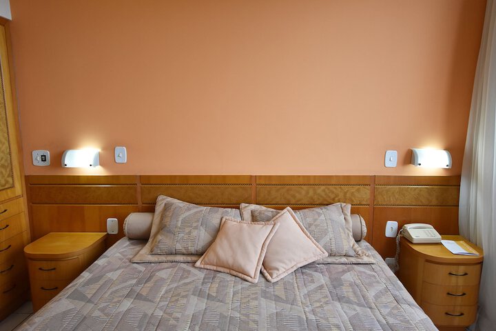 Room 18 of 52