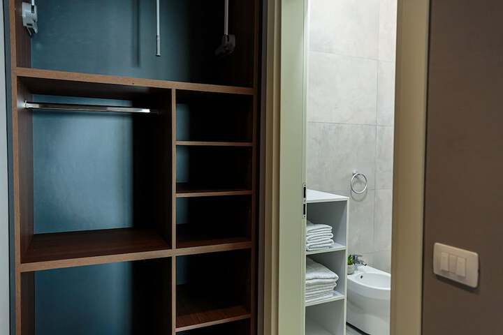 Room 2 of 111
